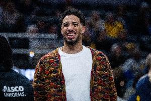 哈利伯顿vs布克直播_NBA高清免费观看_哈利伯顿vs布克比赛回放视频集锦