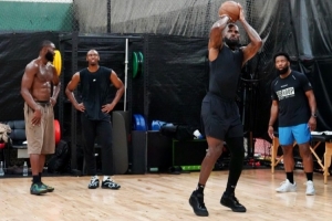 76人vs詹姆斯直播_NBA高清免费观看_76人vs詹姆斯比赛回放视频集锦