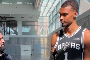 布克vs利拉德直播_NBA高清免费观看_布克vs利拉德比赛回放视频集锦