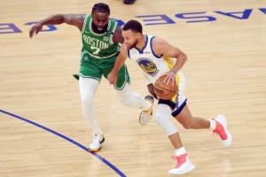 库里vs杰伦·布朗直播_NBA高清免费观看_库里vs杰伦·布朗比赛回放视频集锦