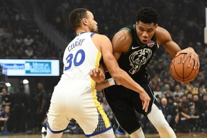 库里vs字母哥直播_NBA高清免费观看_库里vs字母哥比赛回放视频集锦