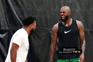 76人vs詹姆斯直播_NBA高清免费观看_76人vs詹姆斯比赛回放视频集锦