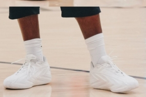爱德华兹vs拉梅洛·鲍尔直播_NBA高清免费观看_爱德华兹vs拉梅洛·鲍尔比赛回放视频集锦
